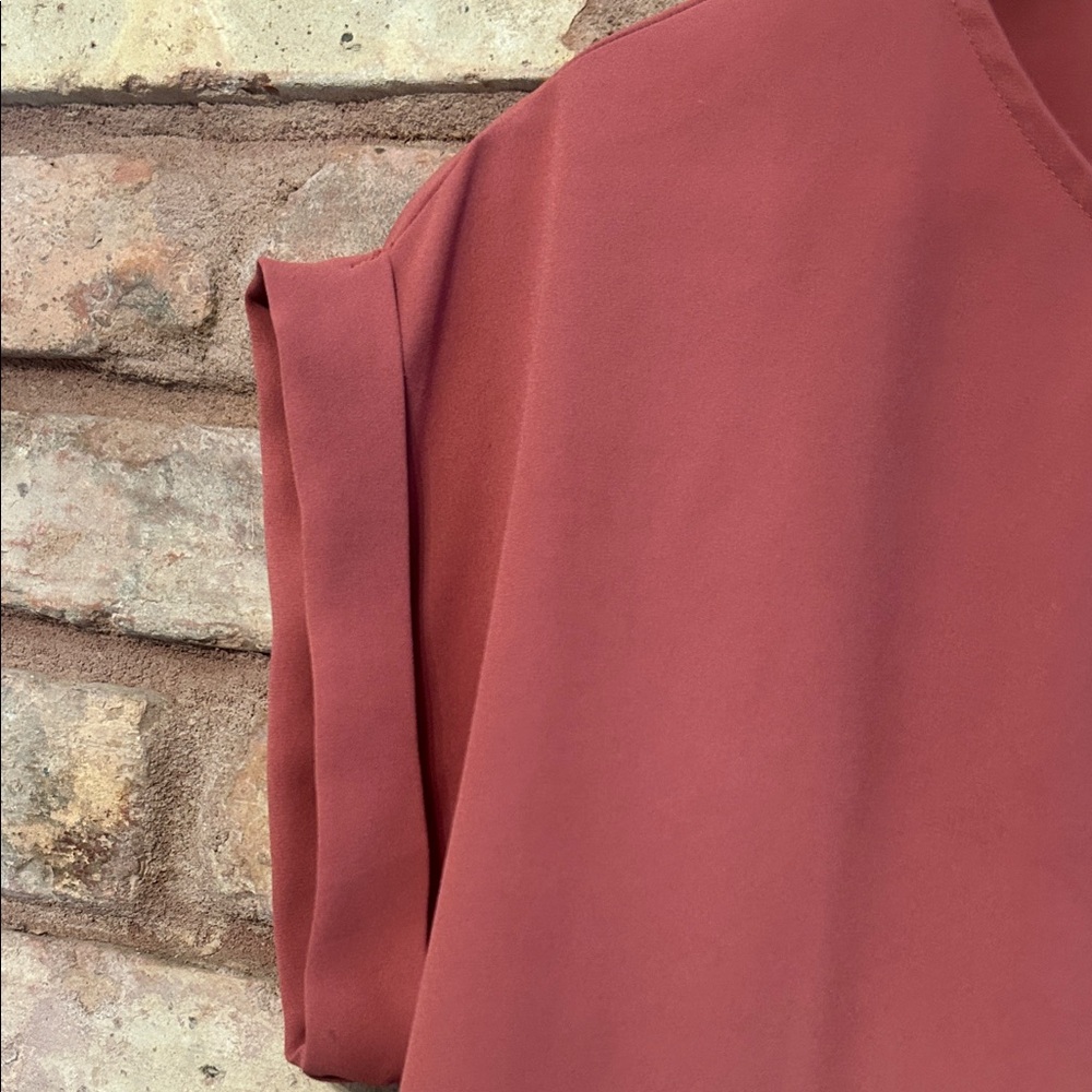 Forever 21 small Terracotta Short Sleeve Blouse EUC - Picture 3 of 4